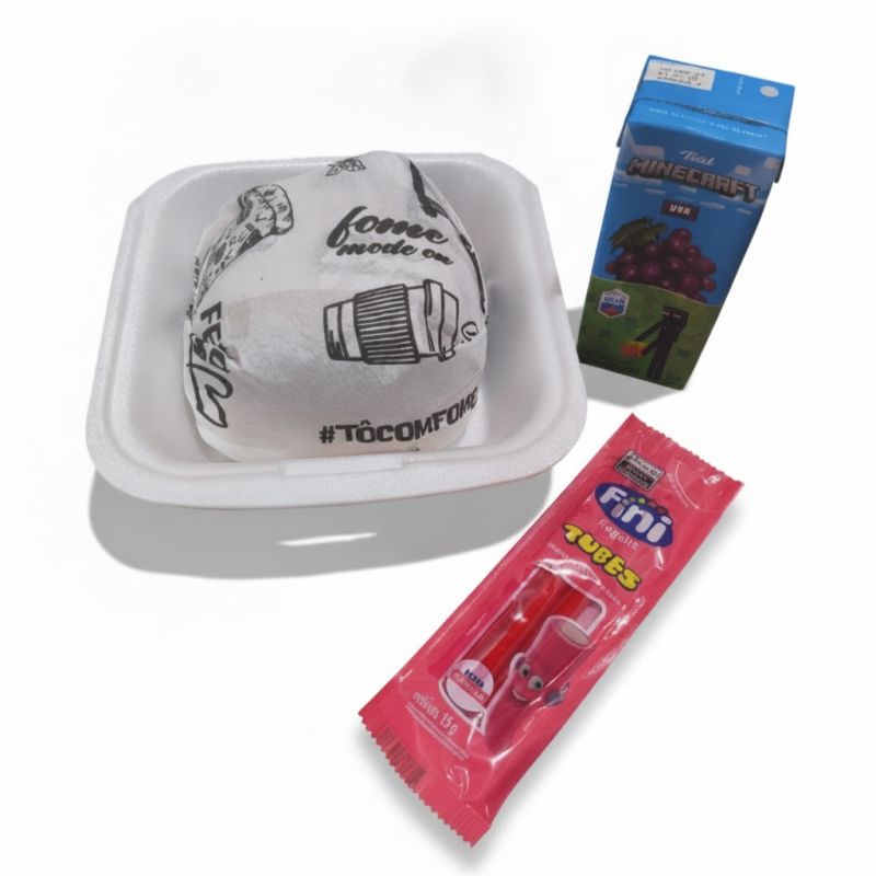 Combo Fama Kids (1 Lanche + 1 Suco Uva 200ml + 1 Fini)