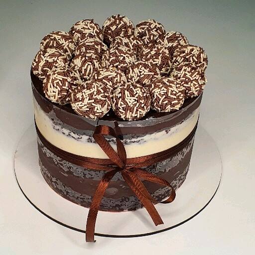 Bolo de Brigadeiro com Ninho