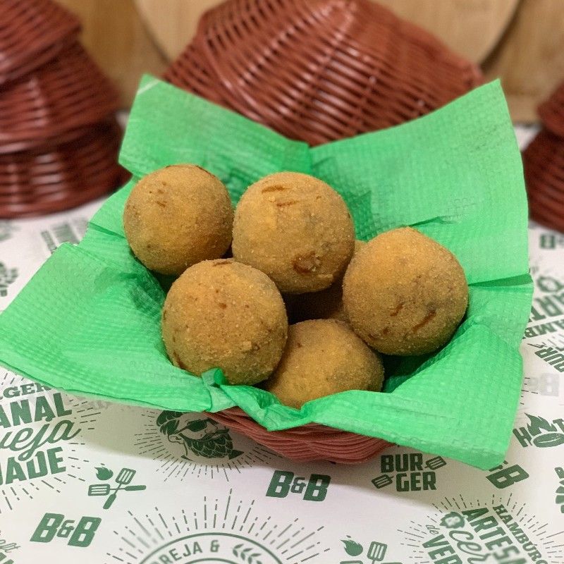 ALMÔNDEGAS EMPANADAS